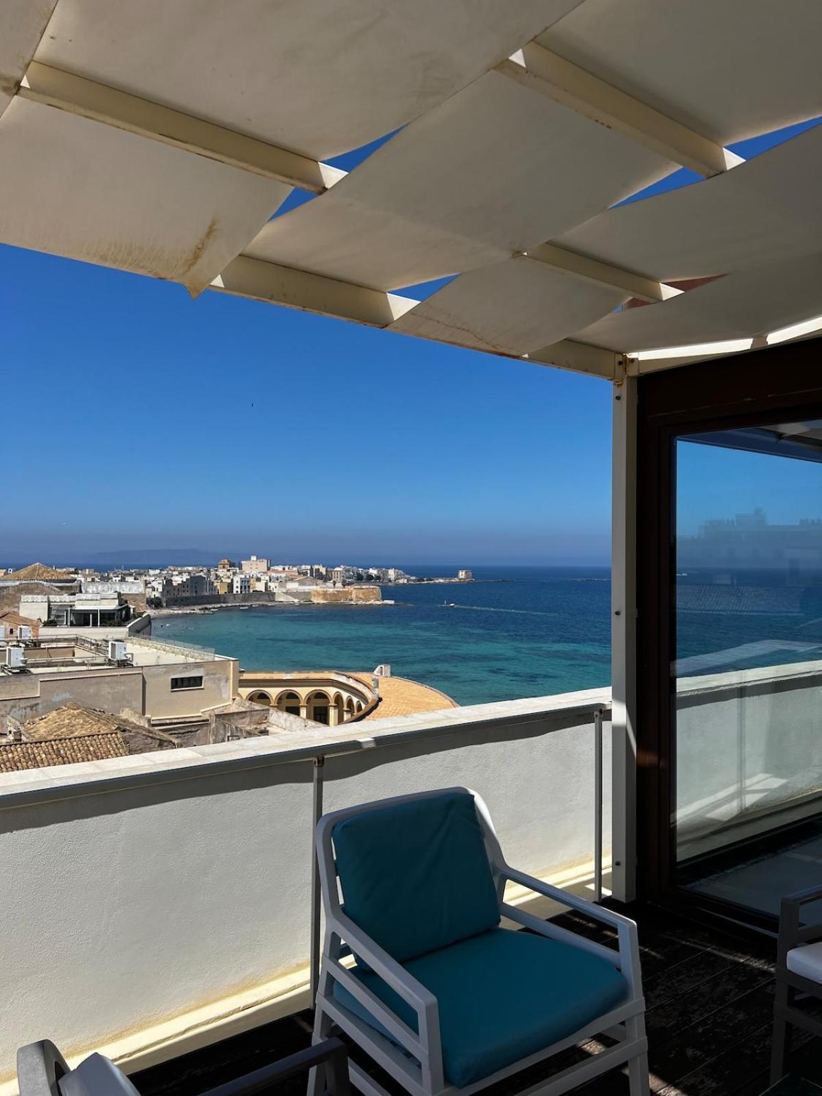Appartement Attico Terrammare à Trapani Extérieur photo